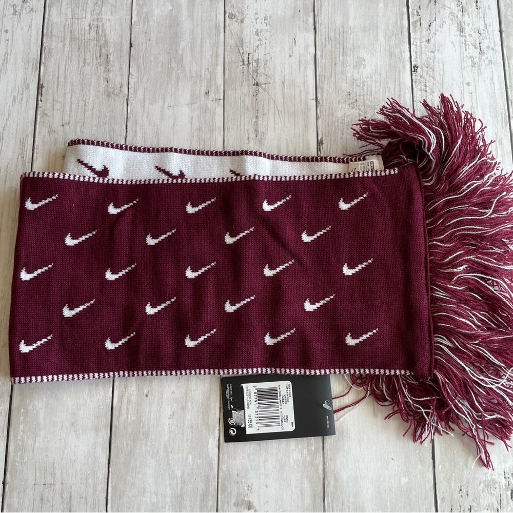 NEW WITH TAGS NIKE MAROON AND WHITE KNITTED SCARF SWOOSH PRINT UNISEX